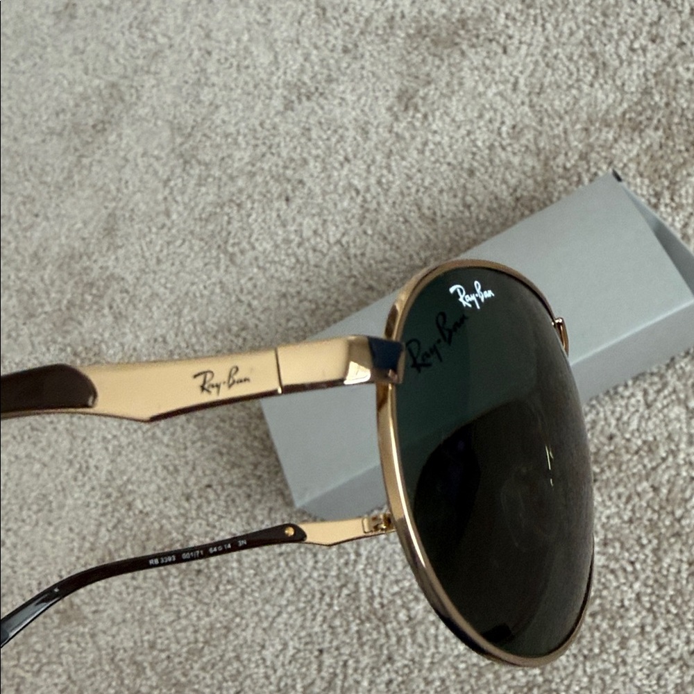 Ray Ban Gold Frame Aviator Style Sunglasses - Picture 3 of 5